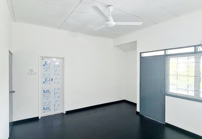 Double Storey Terrace Renovated, Newly Painted, Near Shops, School, Restaurant and Parks