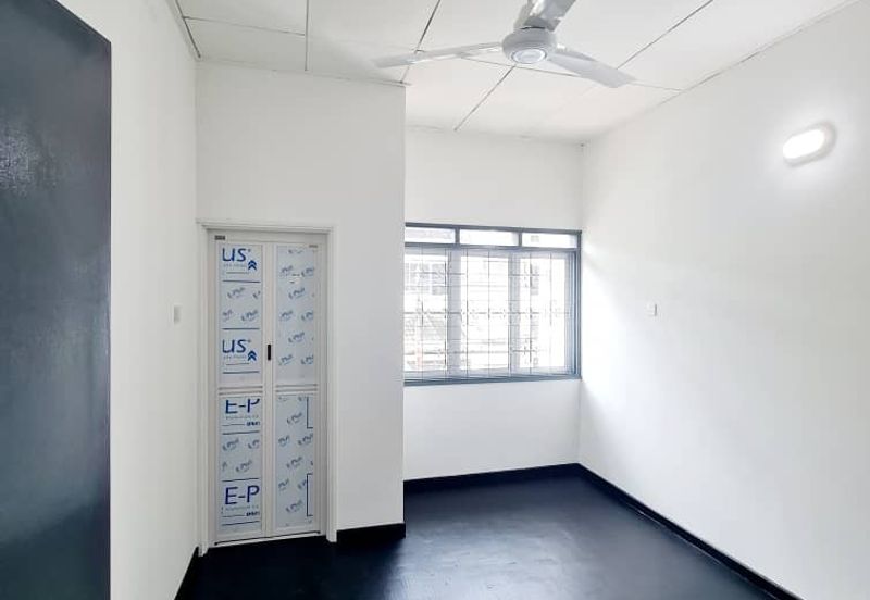 Double Storey Terrace Renovated, Newly Painted, Near Shops, School, Restaurant and Parks