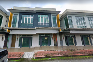 [BELOW MARKET PRICE] 2 Storey Shoplot @ Jalan Siswa, Kampar