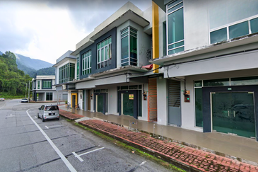 [BELOW MARKET PRICE] 2 Storey Shoplot @ Jalan Siswa, Kampar