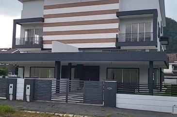 2.5 Storey Semi D with Lift at Bercham Tropicana - Ipoh