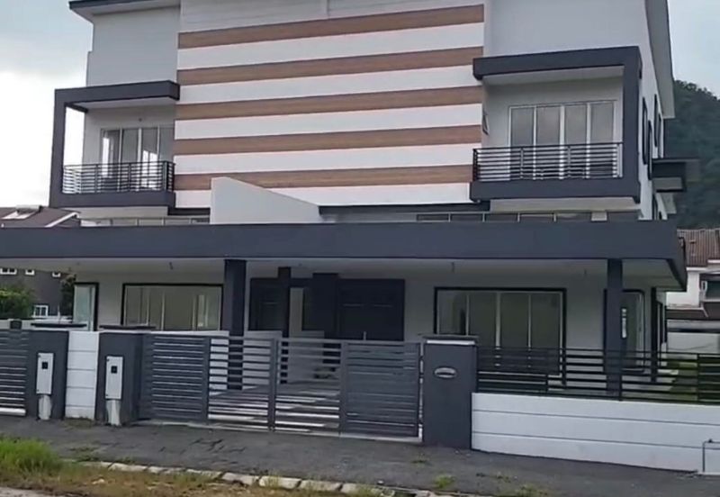 2.5 Storey Semi D with Lift at Bercham Tropicana - Ipoh
