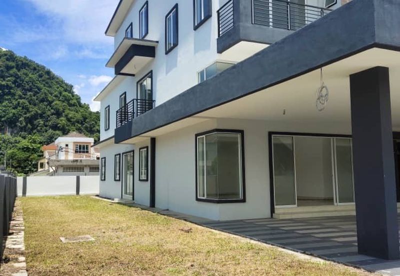 2.5 Storey Semi D with Lift at Bercham Tropicana - Ipoh