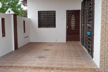 Double Storey CORNER LOT AT KLEBANG RIA, CHEMOR