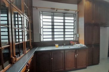 Double Storey CORNER LOT AT KLEBANG RIA, CHEMOR