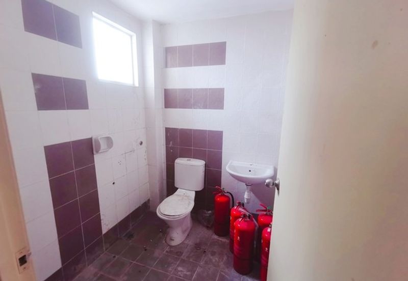 3 Storey Shoplot in Bandar Baru Sri Klebang, Ipoh, Perak