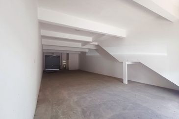 3 Storey Shoplot in Bandar Baru Sri Klebang, Ipoh, Perak