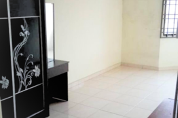 Rumah Teres Dua Tingkat Taman Keledang Emas, Buntong, Ipoh