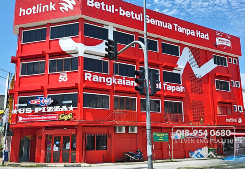 Corner LoLocated in Tapah Main Road with Supper Great Location