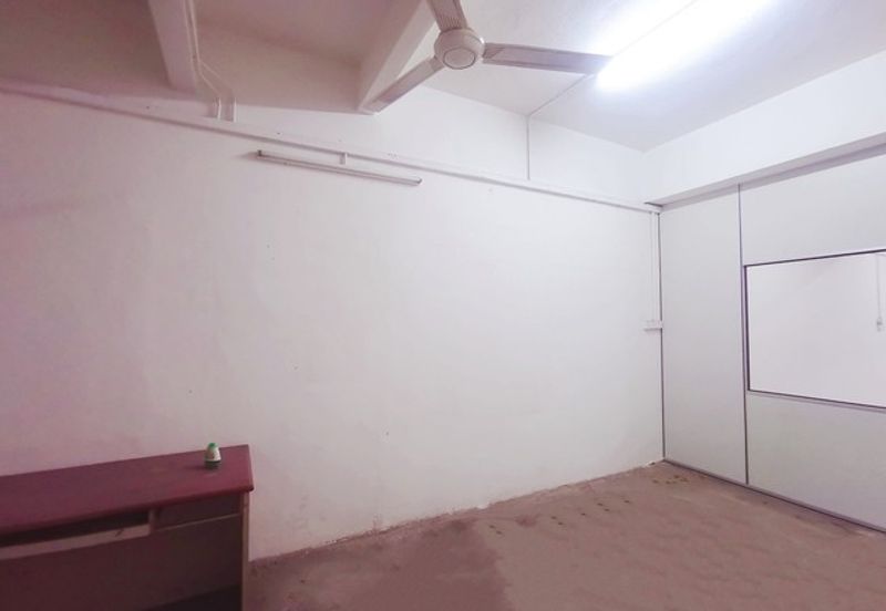 3 Storey Sholot beside Ipoh Famous Big Tree Foot (大树脚) Hawker Centre