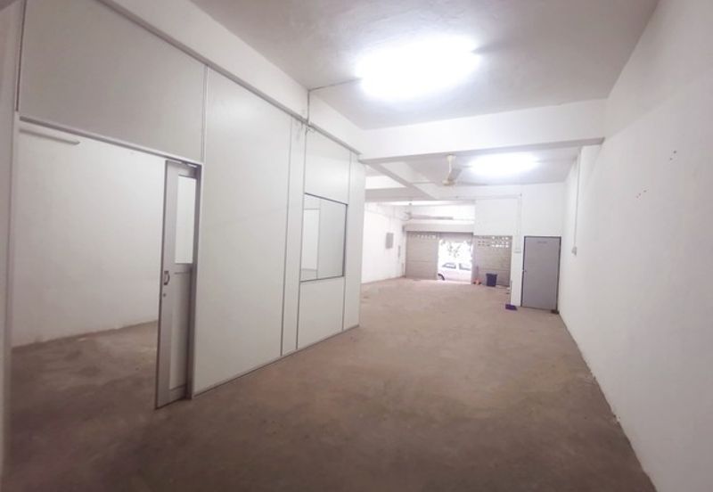 3 Storey Sholot beside Ipoh Famous Big Tree Foot (大树脚) Hawker Centre