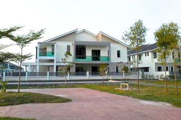 Double Storey Semi D CORNER LOT @ Pengkalan Tiara