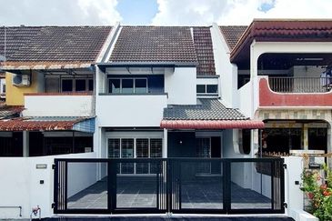 TAMAN ONN, DOUBLE STOREY HOUSE, NEAR PASIR PUTEH, IPOH FOR SALE