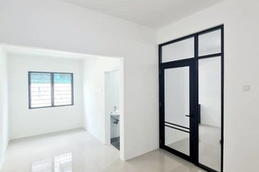 TAMAN ONN, DOUBLE STOREY HOUSE, NEAR PASIR PUTEH, IPOH FOR SALE