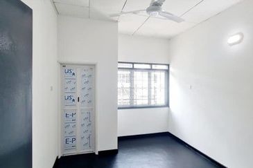 TAMAN ONN, DOUBLE STOREY HOUSE, NEAR PASIR PUTEH, IPOH FOR SALE