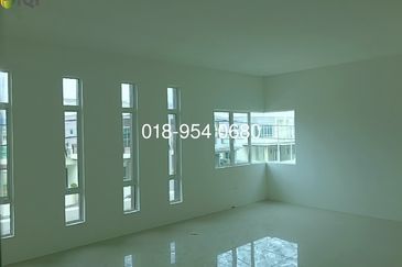  3 Storey Semi D @ Tasek Square【 FREEHOLD, BELOW MARKET PRICE 】