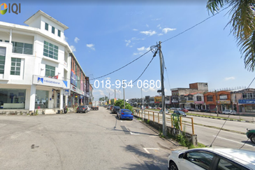 3 Storey Shoplot @ Taman Saujana, Kamunting, Perak
