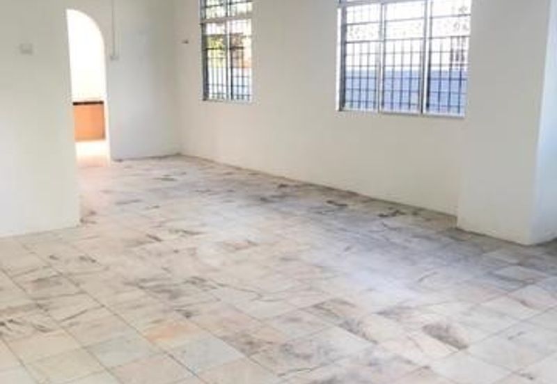 Double Storey Endlot Freehold Great Community Sell Below Market Price