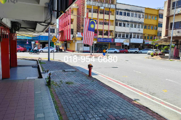 3 Storey Shoplot at Ipoh City Centre, Excellent Location, Tenanted