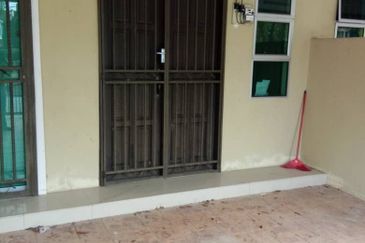 Double Storey Taman Lintang Makmur, Well-Kept Condition