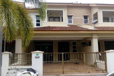 Double Storey Taman Lintang Makmur, Well-Kept Condition