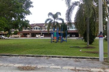 Double Storey Taman Lintang Makmur, Well-Kept Condition