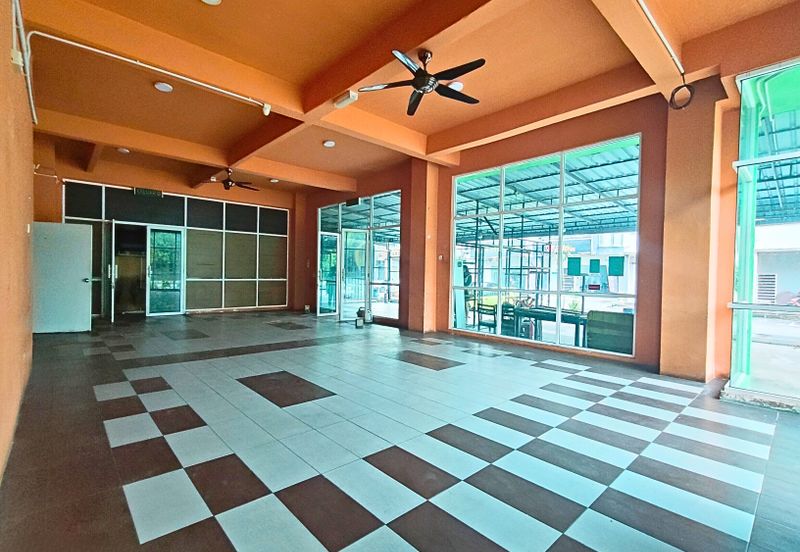 Bandar Meru Raya 3 Storey Semi D Shoplot For SALE