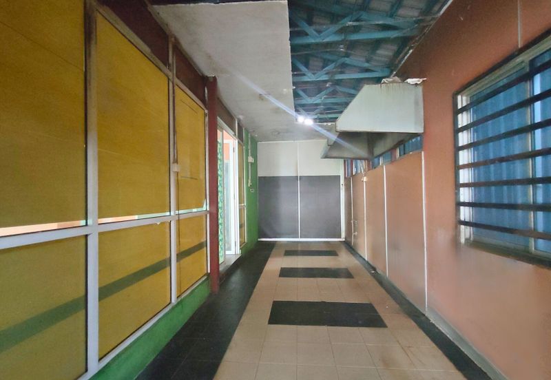 Bandar Meru Raya 3 Storey Semi D Shoplot For SALE