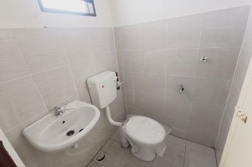 Rumah Setingkat Taman Gopeng Perdana