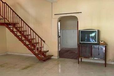 Taman Ipoh Jaya Rumah Teres 2 Tingkat, Gunung Rapat