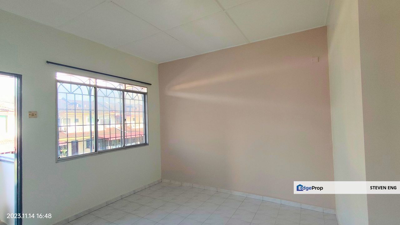 Double Storey, 4 Rooms 2 Bath, Newly Painted, Perak, Kinta