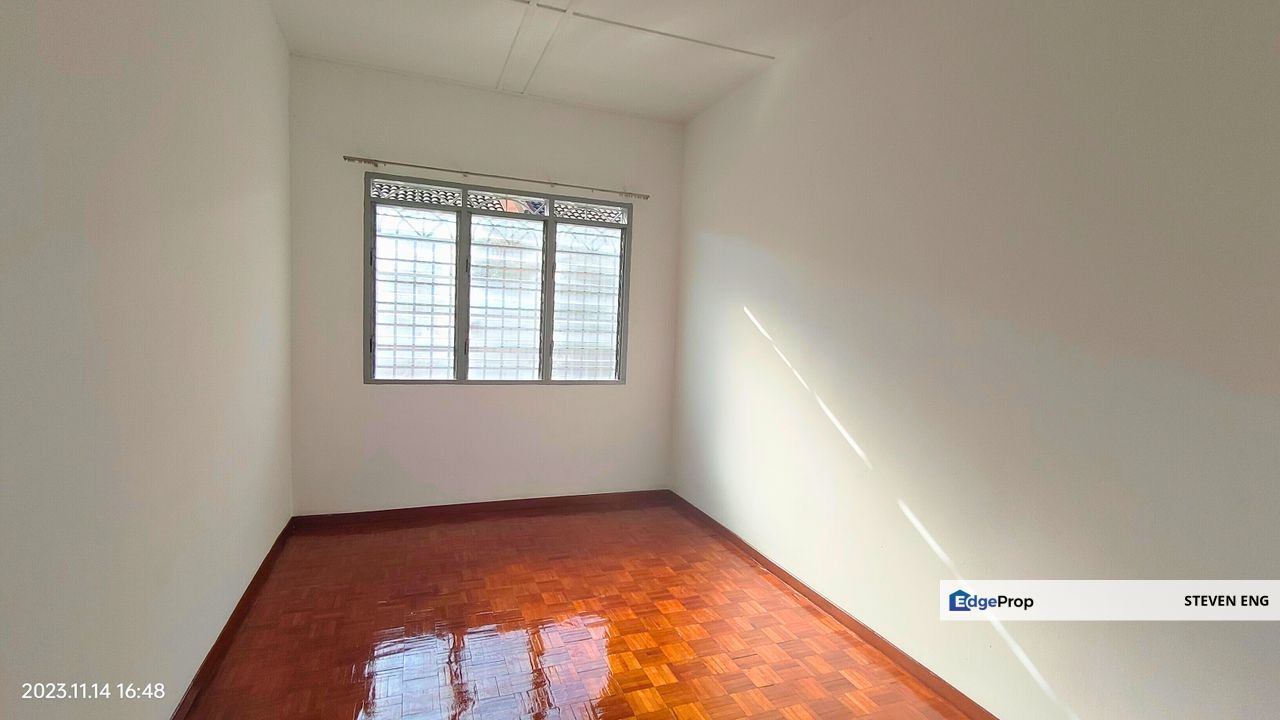 Double Storey, 4 Rooms 2 Bath, Newly Painted, Perak, Kinta