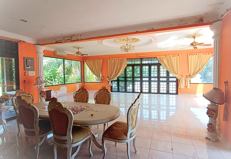 Bukit Merah Laketown Resort