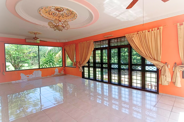 Bukit Merah Laketown Resort