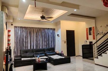 Pengkalan Tiara, Double Storey Corner House, Gated Guarded, 2,690sqft