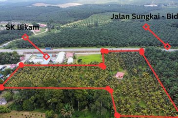 6.25 Acre Flat Land Freehold Beside Main Road Sungkai - Bidor