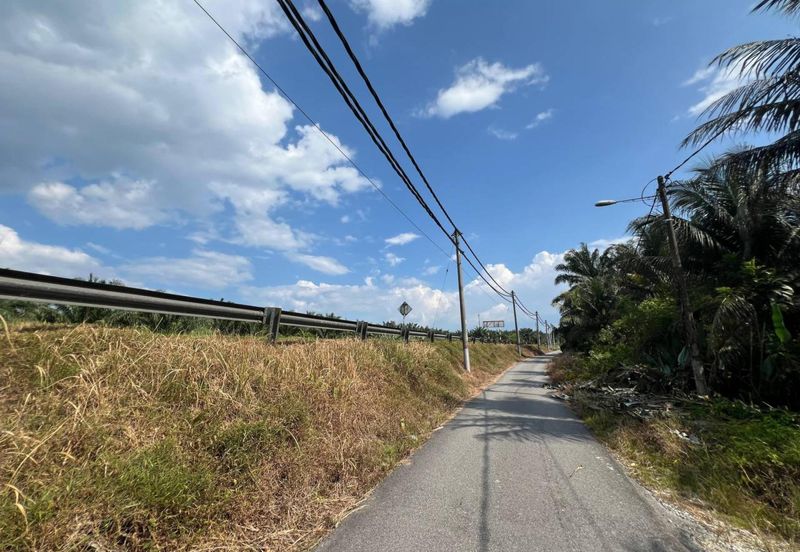 6.25 Acre Flat Land Freehold Beside Main Road Sungkai - Bidor