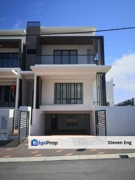 3 Storey Superlink Corner House Lapangan Perdana, Perak, Ipoh