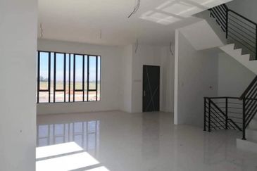 3 Storey Superlink Corner House Lapangan Perdana