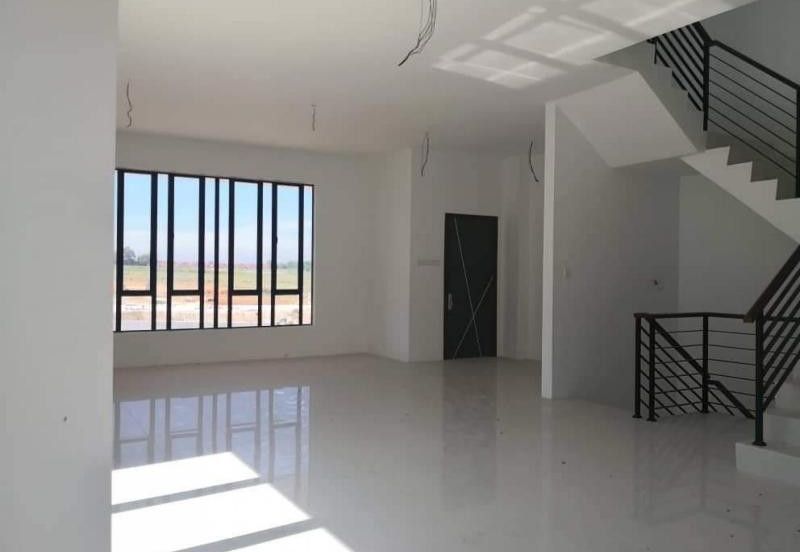3 Storey Superlink Corner House Lapangan Perdana