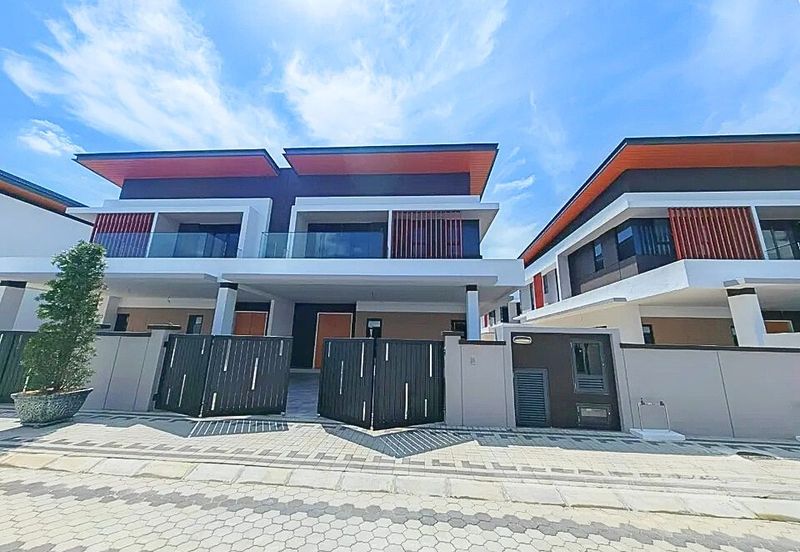 The Grand Thompson Residence