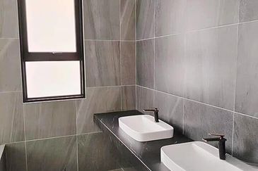 The Grand Thompson Residence