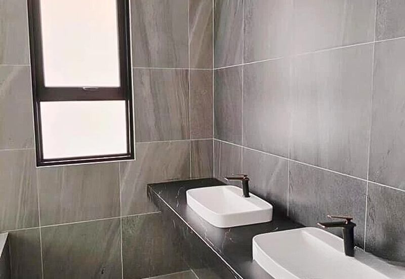 The Grand Thompson Residence