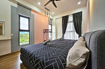 THE COVE HILLSIDE RESIDENCE