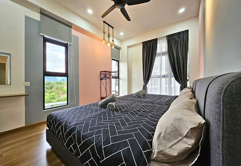 THE COVE HILLSIDE RESIDENCE