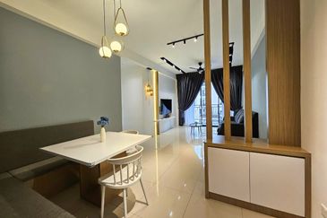 THE COVE HILLSIDE RESIDENCE