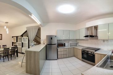 MERU VALLEY RESORT (GOLFVIEW TERRACE)