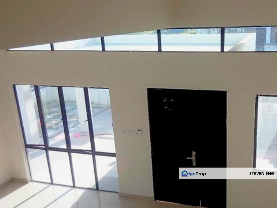 Pengkalan Tiara near Station 18 Lahat Double Storey Semi D Corner Lot , Perak, Ipoh