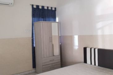 Room For Rent @ Gunung Rapat, Rapat Setia, Ampang (Fully Furnished)