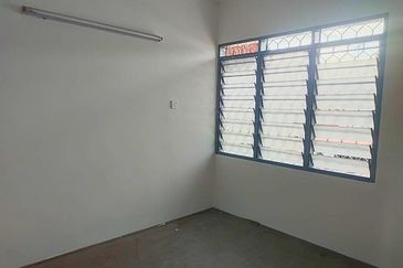 TAMAN CAHAYA BERCHAM